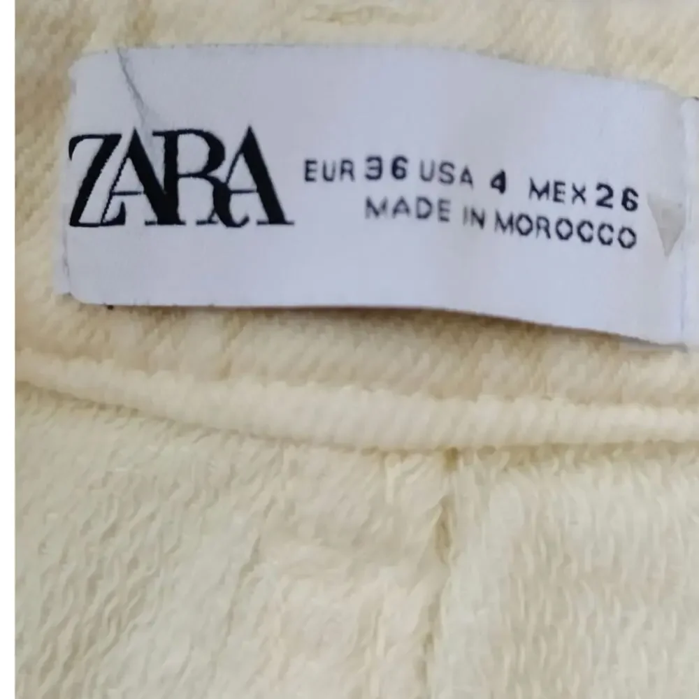 ZARA Distressed High Waisted Shorts Butter Yellow Womens 4